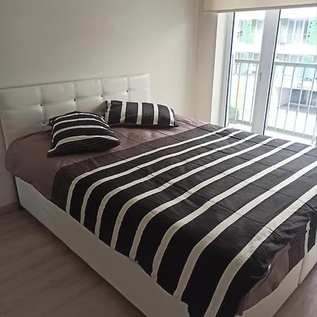 Dry Suits Apartamento